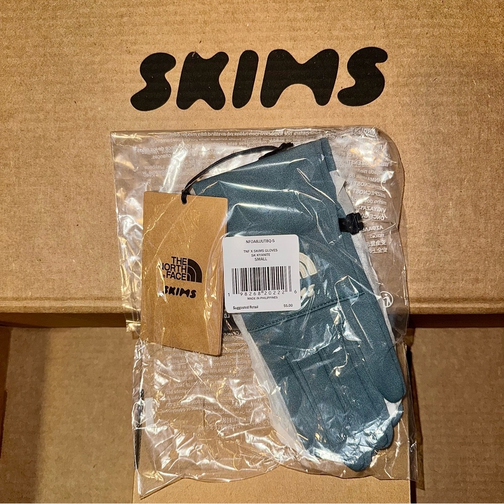 SKIMS & THE NORTH FACE - GLOVES (Kyanite)